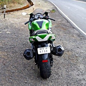 Kawasaki Ninja ZX r rear view