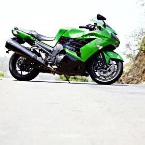 Kawasaki Ninja ZX r right side profile view