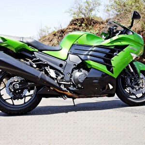 Kawasaki Ninja ZX r static shots