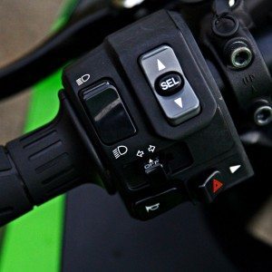 Kawasaki Ninja ZX r switchgear