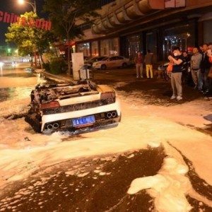 Lamborghini Gallardo on fire