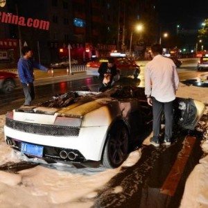 Lamborghini Gallardo on fire