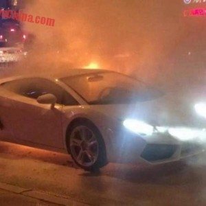 Lamborghini Gallardo on fire