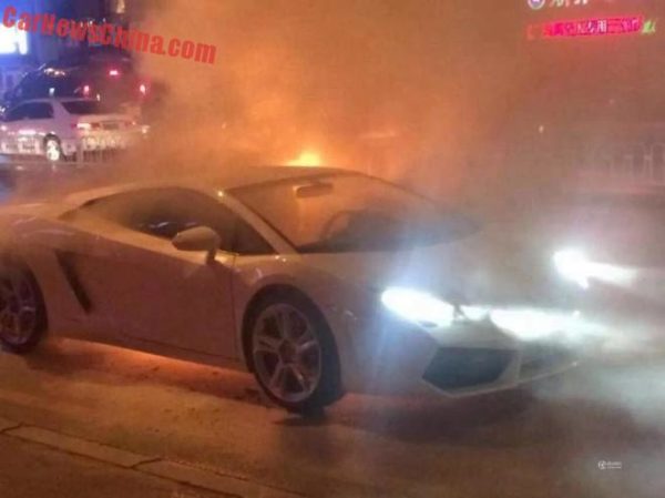 Lamborghini Gallardo on fire (3)