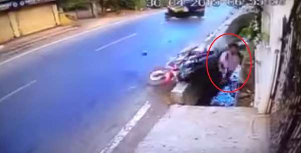 Motorcycle crash - Vasai - 1