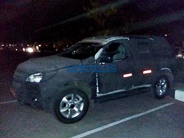 New  chevrolet Trailblazer India side spy image