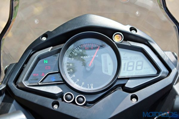 New Bajaj Pulsar AS150-AS200 Review - AS200 - Details - Instrument Cluster (2)