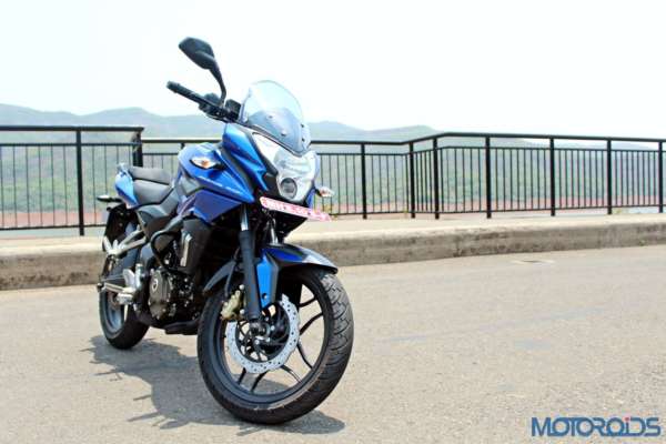 New Bajaj Pulsar AS150-AS200 Review - AS200 Static Shots (16)