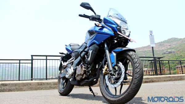 New Bajaj Pulsar AS150-AS200 Review - AS200 Static Shots (9)