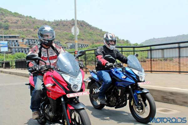 New Bajaj Pulsar AS150-AS200 Review - Action Shots (57)