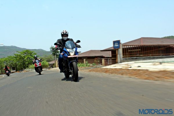 New Bajaj Pulsar AS150-AS200 Review - Action Shots (6)