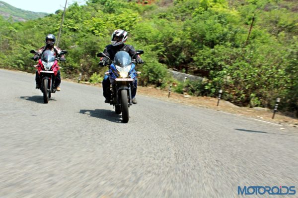 New Bajaj Pulsar AS150-AS200 Review - Action Shots (7)