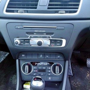 Audi Q  TDI Quattro centre console