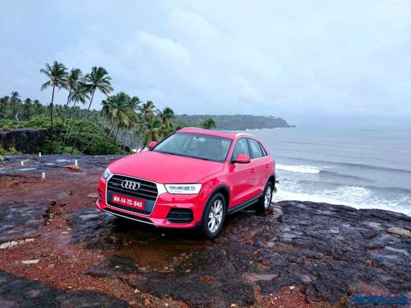 2015 Audi Q3 35 TDI Quattro front (1)