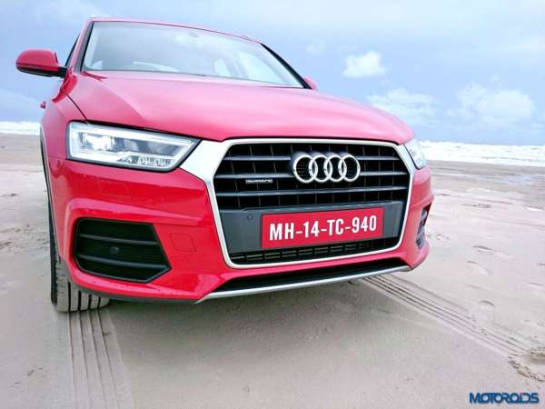 2015 Audi Q3 35 TDI Quattro grille (1)