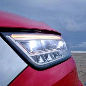 Audi Q  TDI Quattro headlight