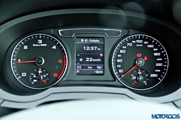 2015 Audi Q3 Driver information display(74)