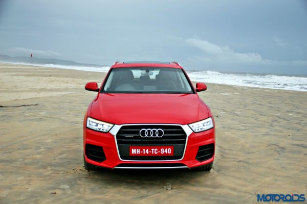 2015 Audi Q3 on the beach static images(123)