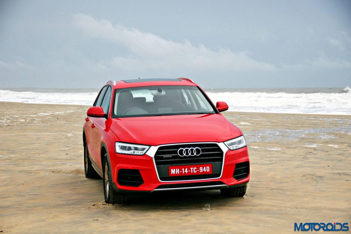 Audi Q on the beach static images