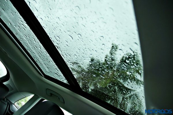 2015 Audi Q3 panoramic sunroof(90)