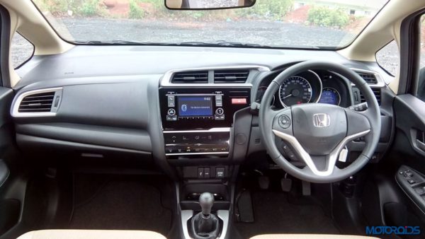 2015 Honda Jazz dashboard (1)