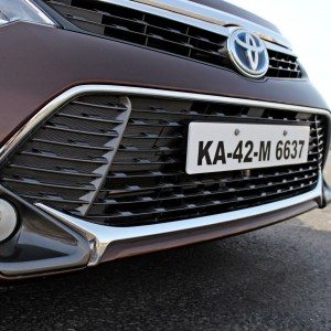 Toyota Camry Hybrid grille