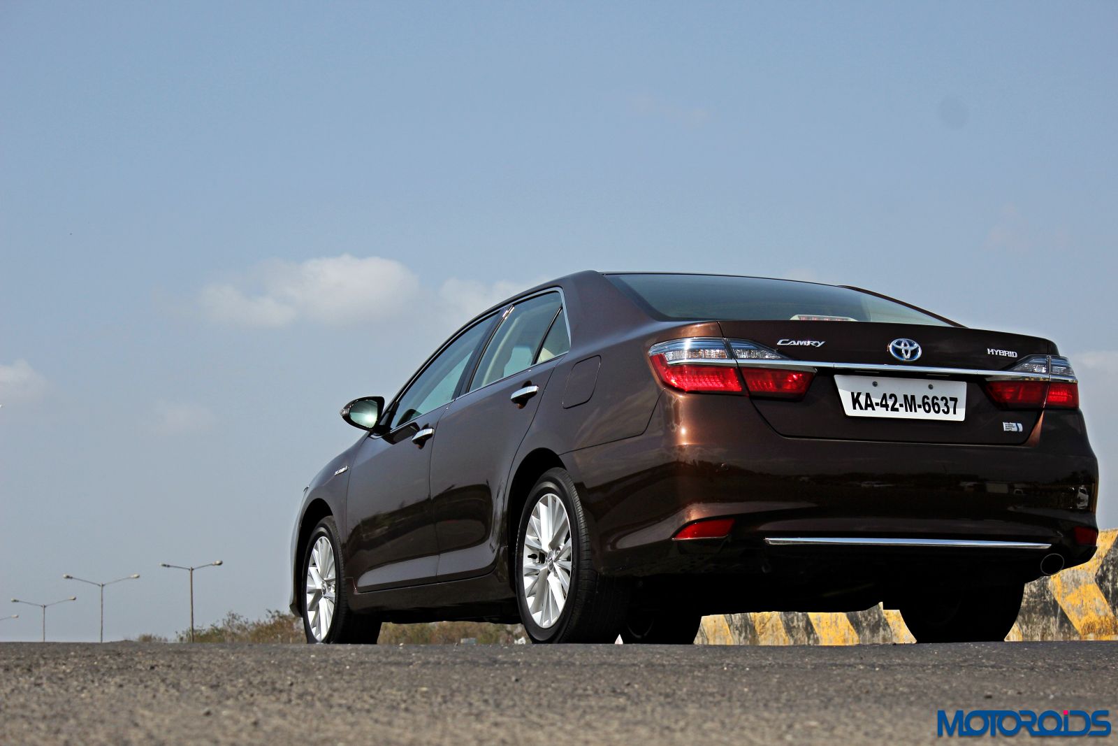 2015 Toyota Camry Hybrid rear (1)