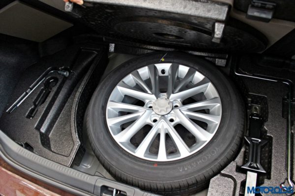 2015 Toyota Camry Hybrid spare wheel