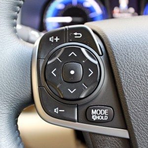 Toyota Camry Hybrid steering controls