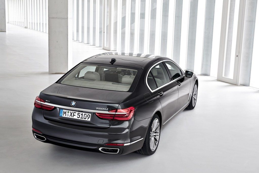 2016 BMW 7 Series (9)