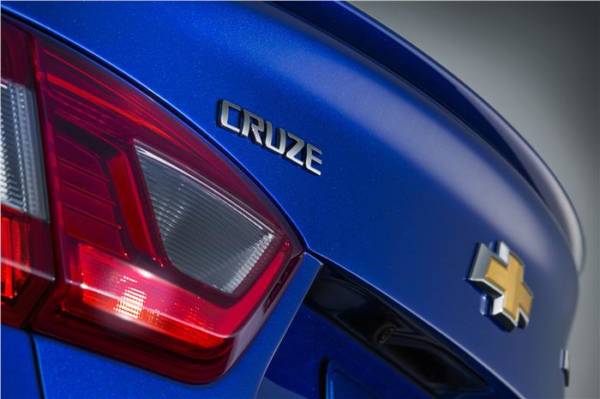 Chevrolet Cruze rear name badege