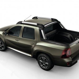 Renault Duster Oroch side