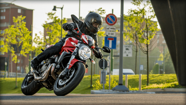 Ducati Monster Stripe 821 (2)