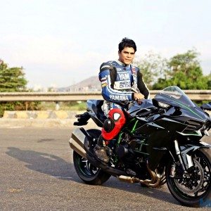 Kawasaki Ninja H Owner Review Studio Images