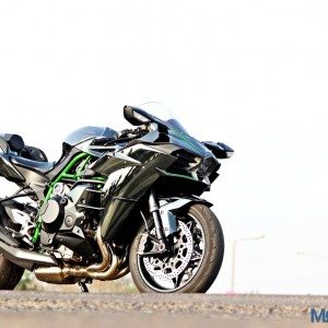 Kawasaki Ninja H Owner Review Studio Images