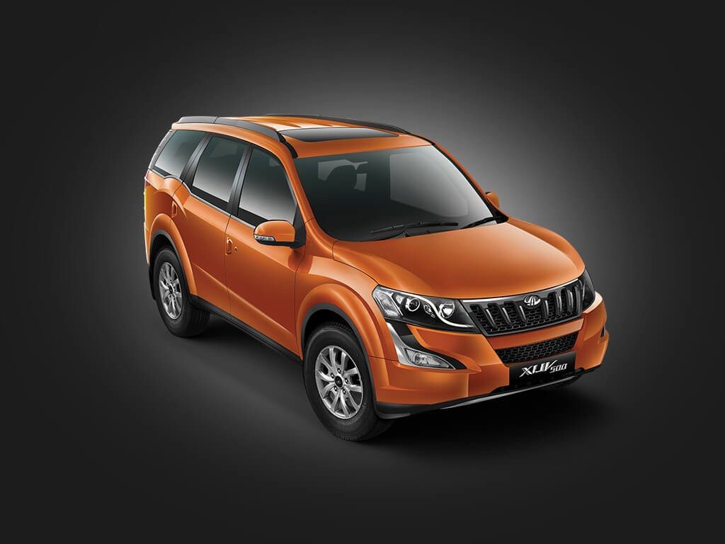 Mahindra XUV500 - 5