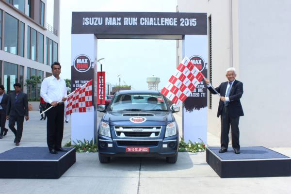 Mr. Shigeru Wakabayashi, Deputy Managing Director, Isuzu Motors India and Mr. Sandip Bajaj, Dealer Principal, MohanMotor ISUZU