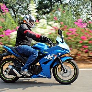 Suzuki Gixxer SF action front