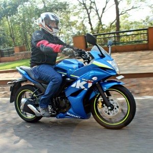 Suzuki Gixxer SF action front