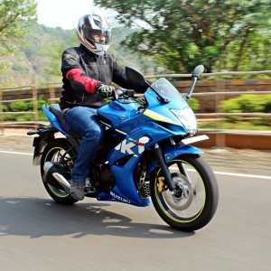 Suzuki Gixxer SF action front