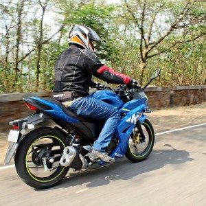 Suzuki Gixxer SF action front