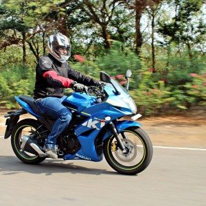 Suzuki Gixxer SF action front