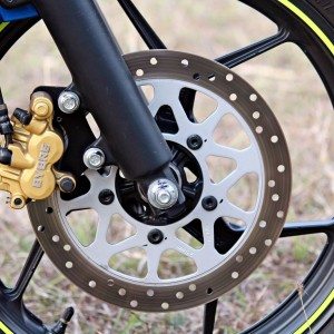 Suzuki Gixxer SF front brakes