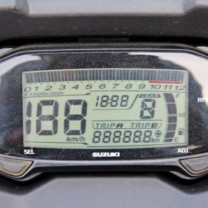 Suzuki Gixxer SF instrument console