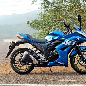 Suzuki Gixxer SF static side