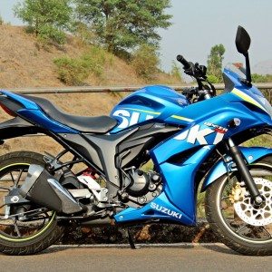 Suzuki Gixxer SF static side