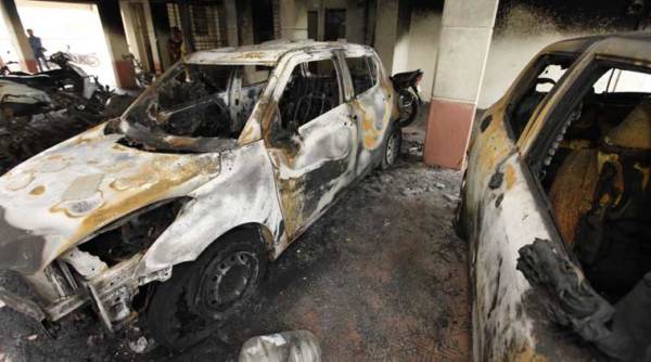 Unidentified vandal burns over  vehicles in Pune