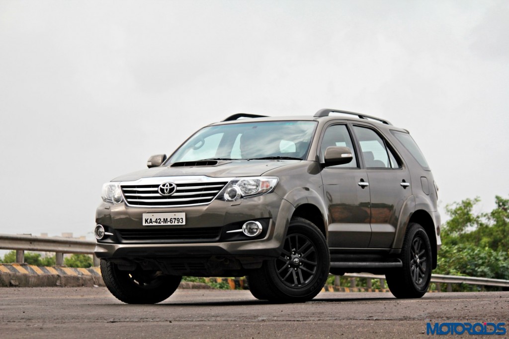 2015 Toyota Fortuner 3.0 4x4 AT front (2)