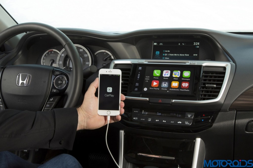 2016-Honda-Accord-facelift-CarPlay-press-shots