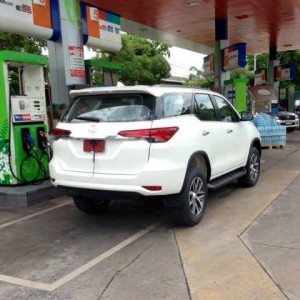 Toyota Fortuner spied